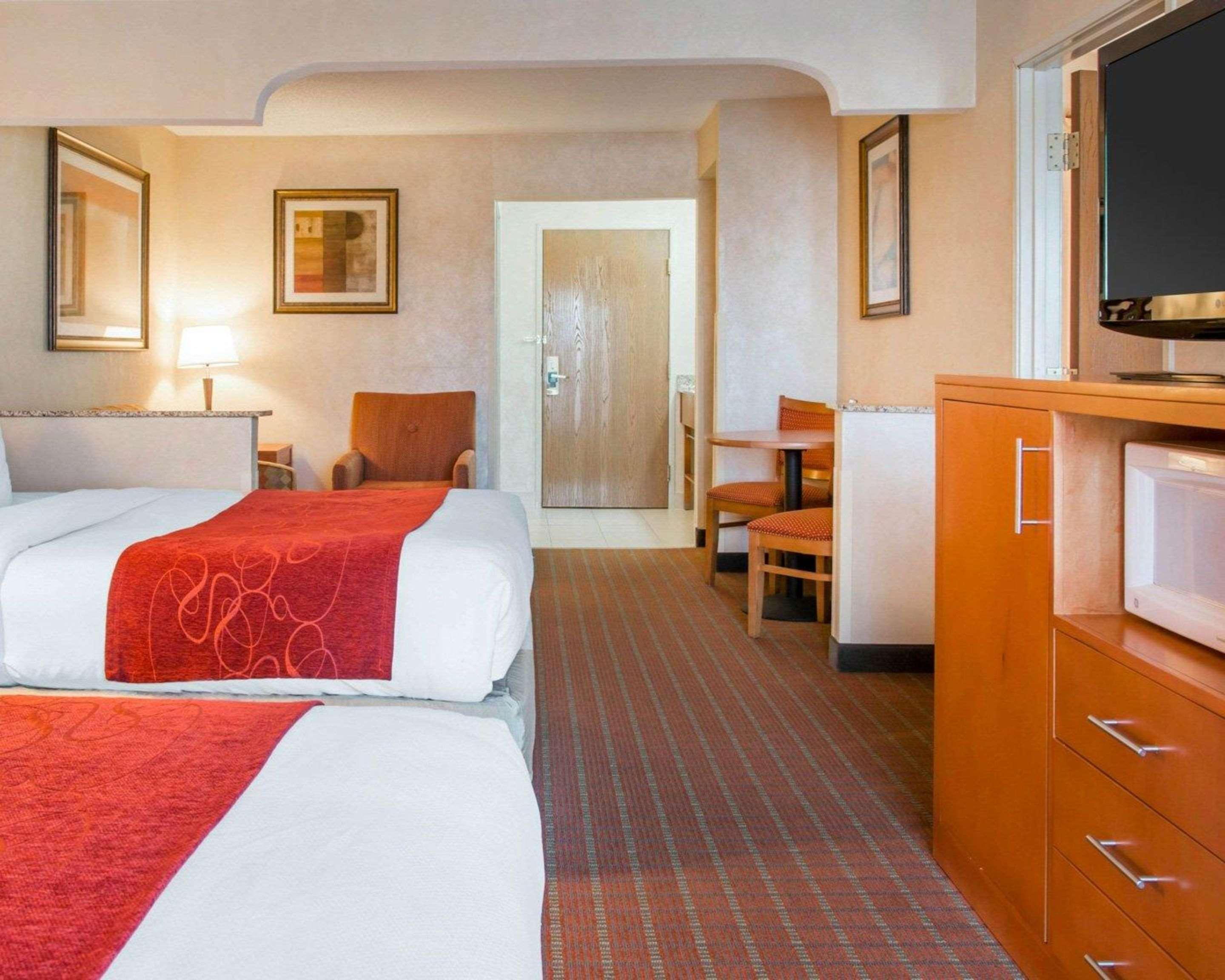 Comfort Suites Auburn Hills-Detroit Экстерьер фото