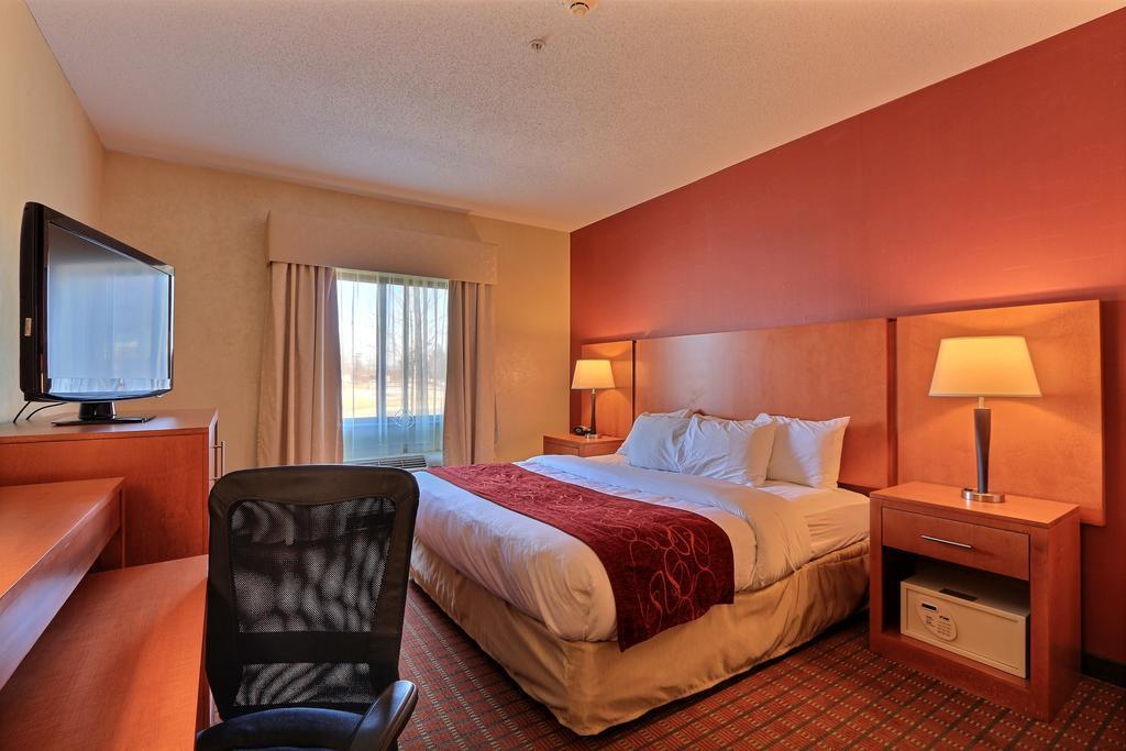 Comfort Suites Auburn Hills-Detroit Экстерьер фото