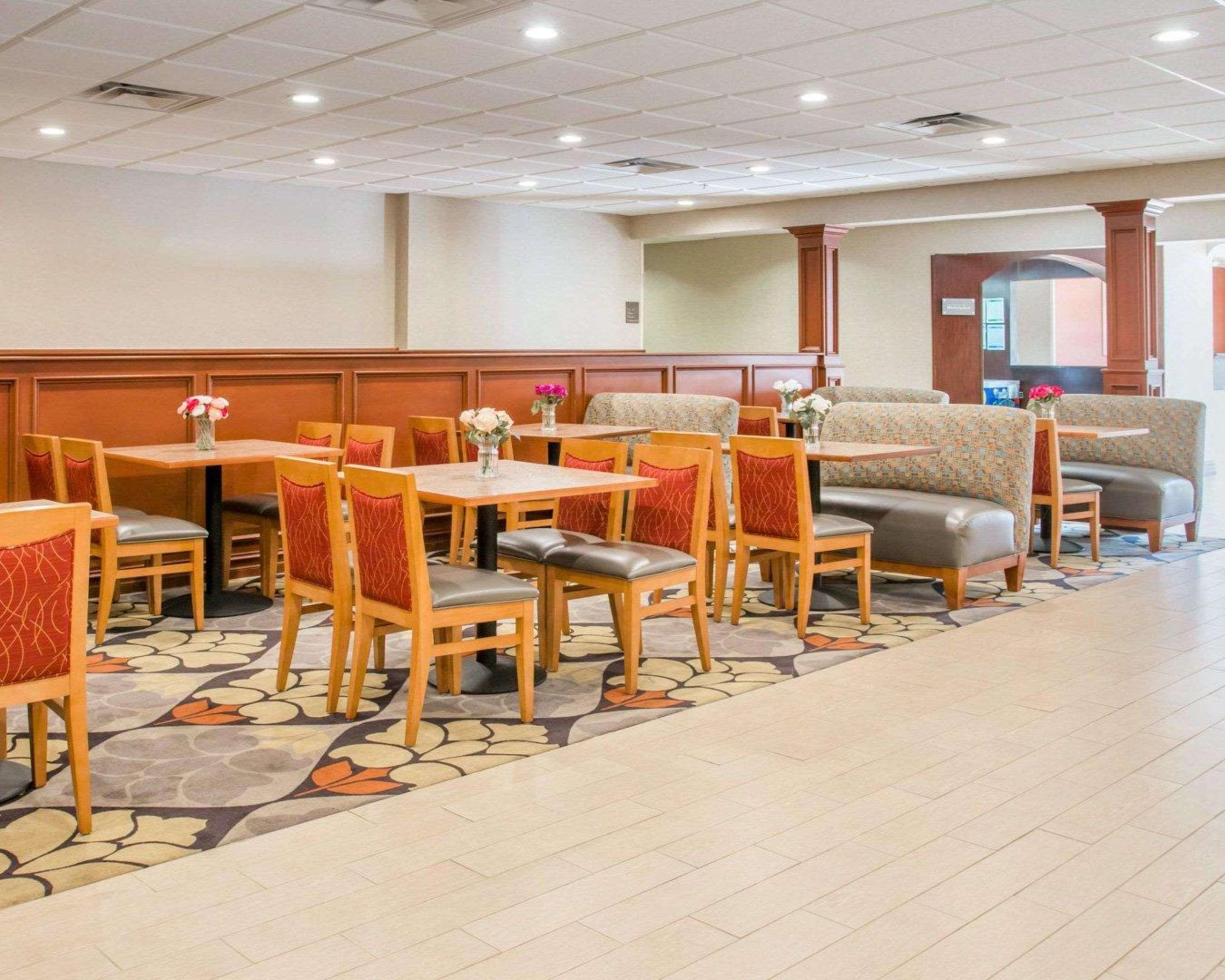 Comfort Suites Auburn Hills-Detroit Экстерьер фото