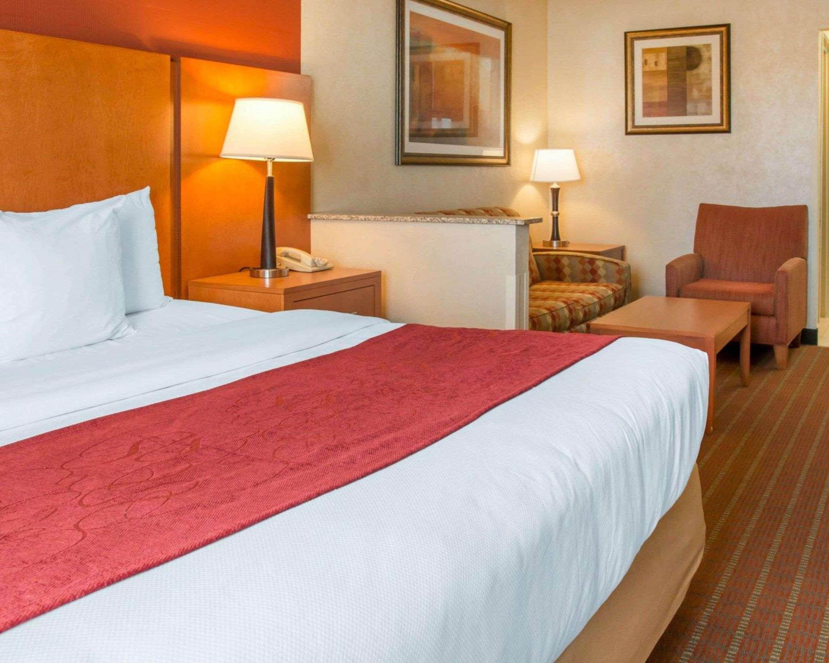 Comfort Suites Auburn Hills-Detroit Экстерьер фото