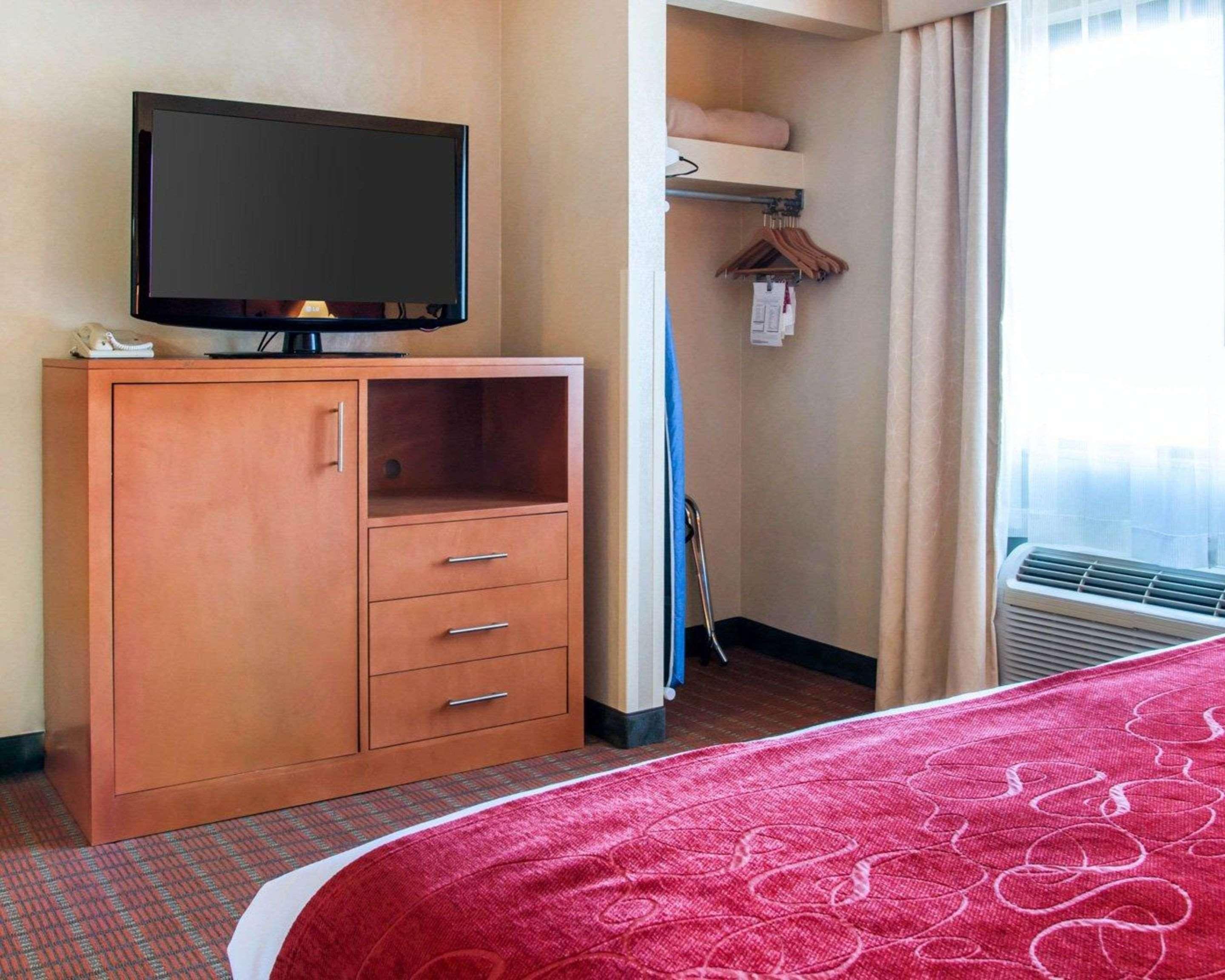 Comfort Suites Auburn Hills-Detroit Экстерьер фото