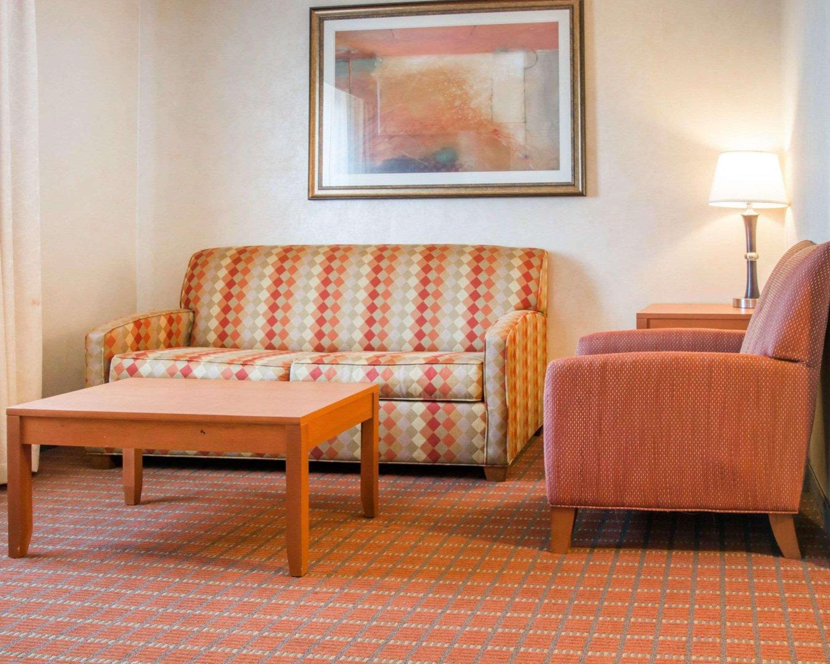 Comfort Suites Auburn Hills-Detroit Экстерьер фото