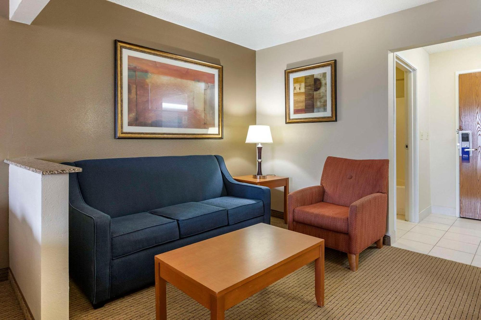 Comfort Suites Auburn Hills-Detroit Экстерьер фото