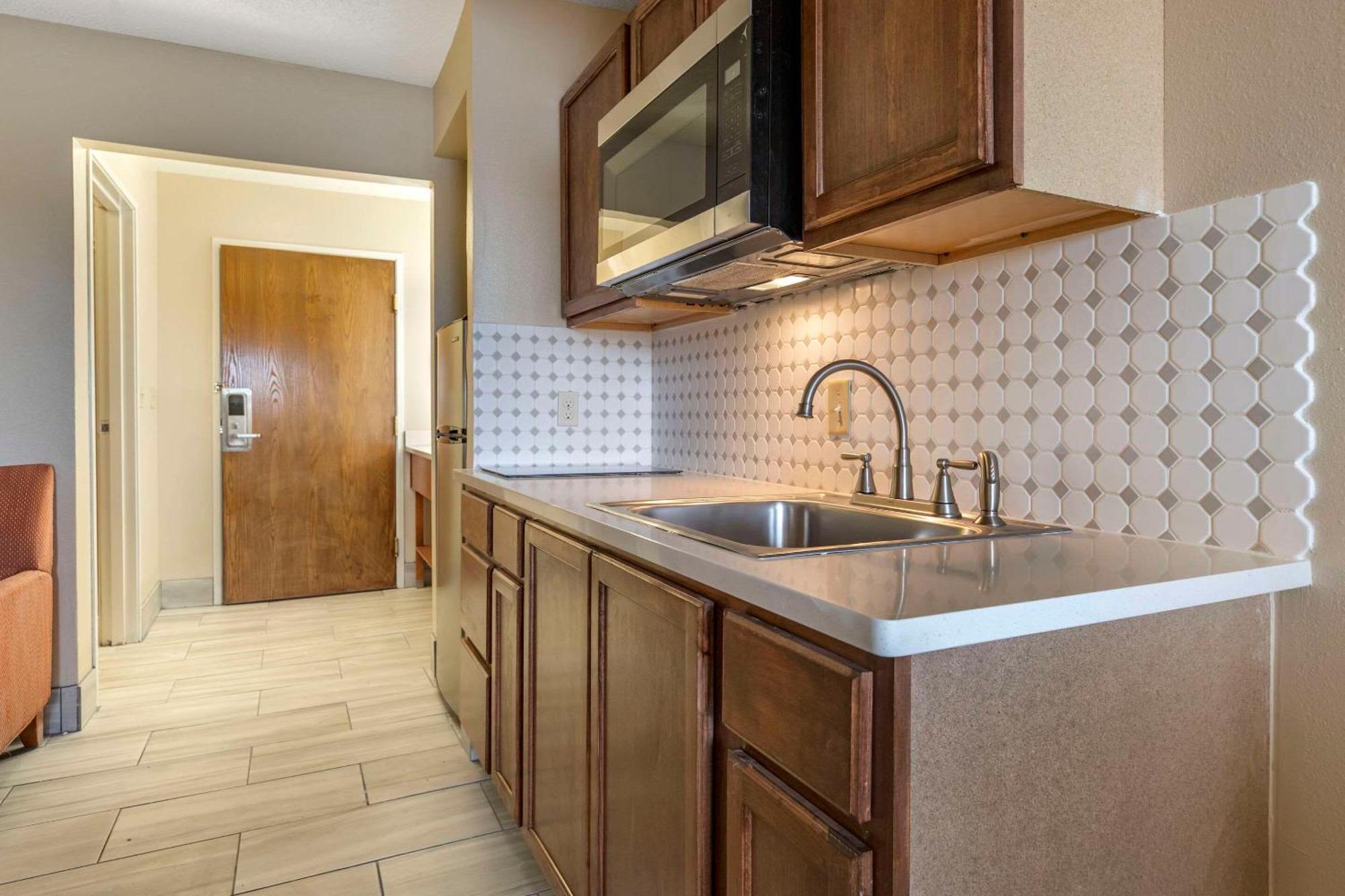 Comfort Suites Auburn Hills-Detroit Экстерьер фото