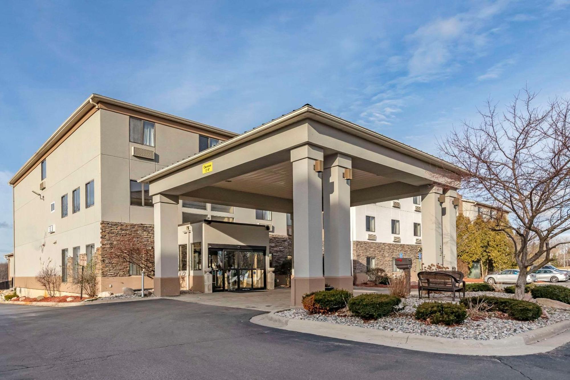 Comfort Suites Auburn Hills-Detroit Экстерьер фото